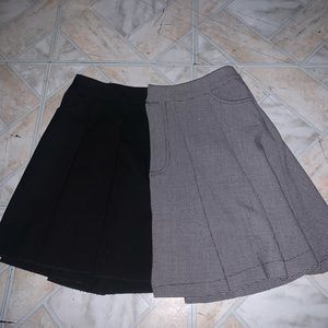 split pattern pleated skirt